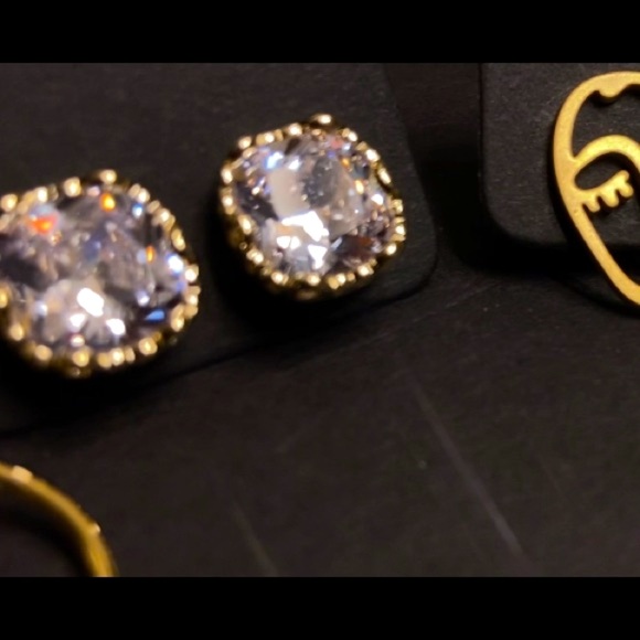 Gold Earrings - Picture 3 of 6